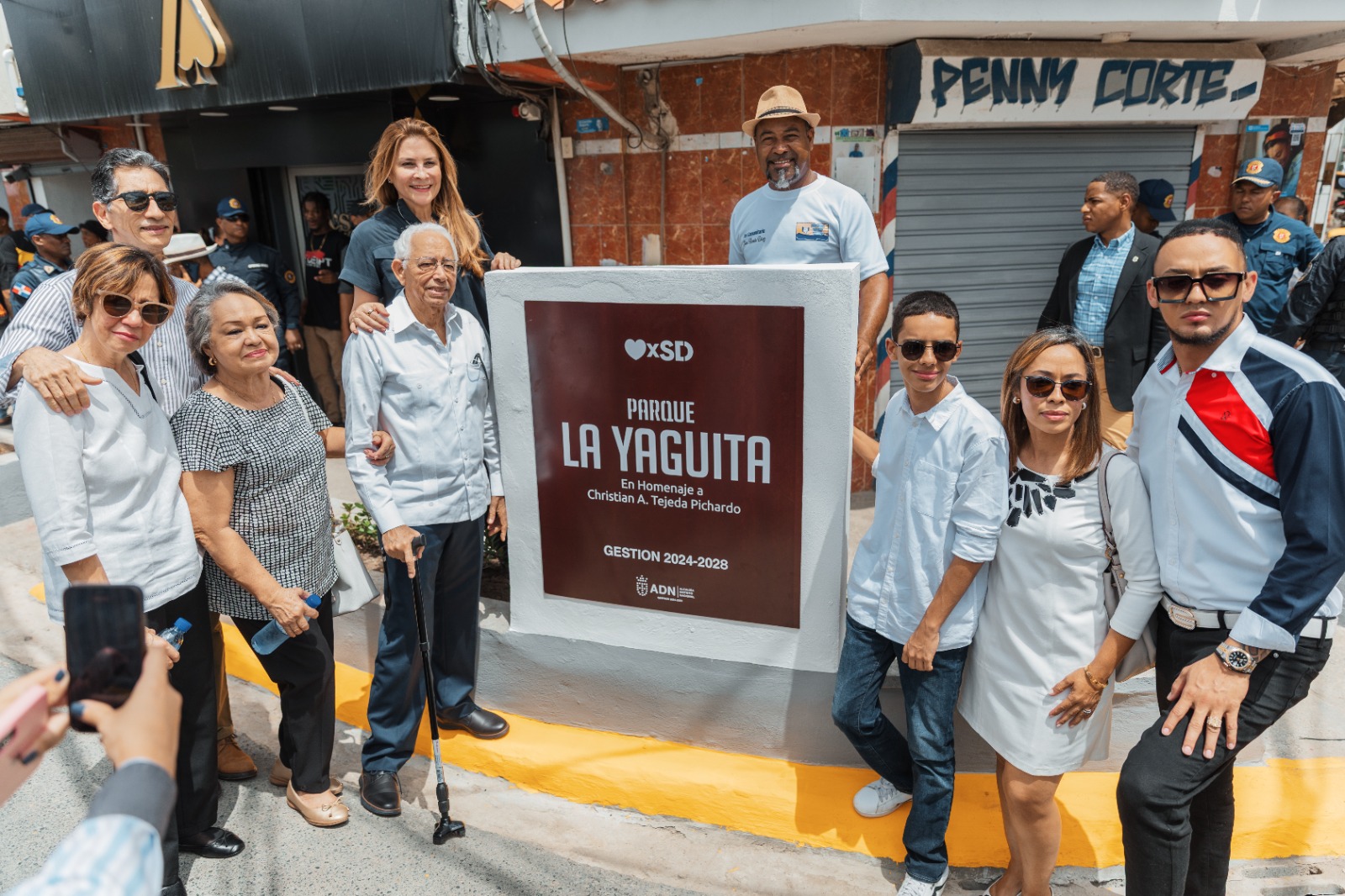 Carolina Mejía inaugura parque lineal en La Yagüita en honor a Christian Tejeda