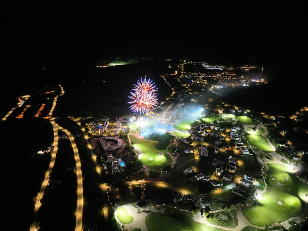 Playa Nueva Romana inaugura el primer campo de Golf Iluminado