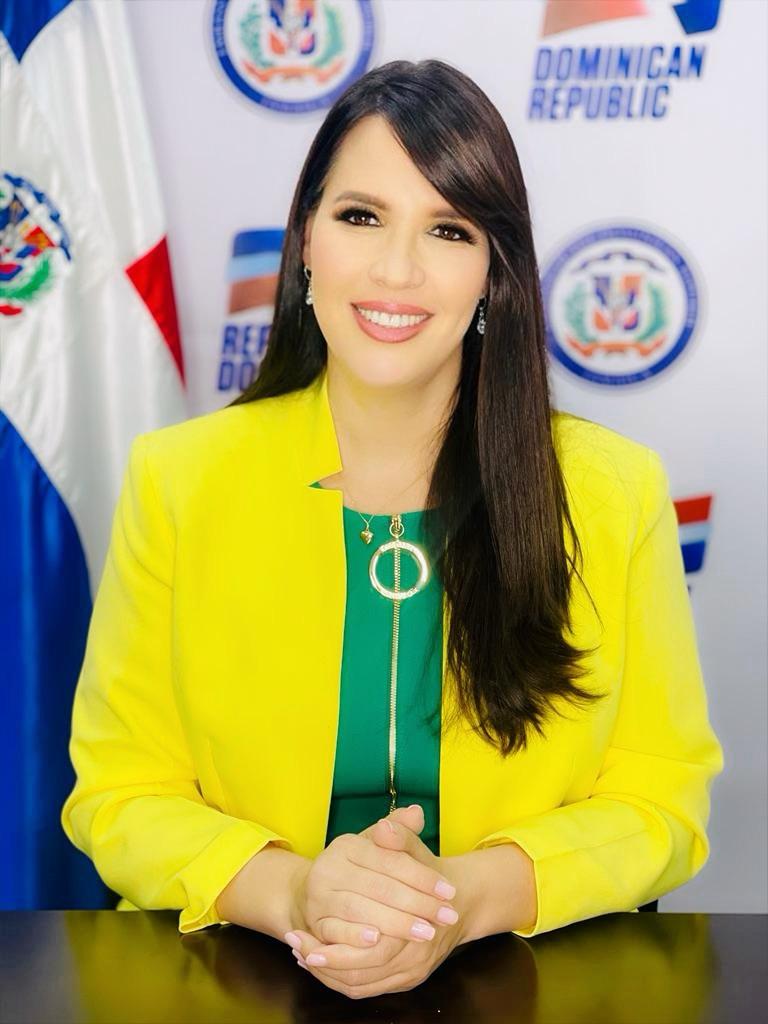 Abinader realiza cambios en el servicio exterior: Nueva designación para Angie Martínez
