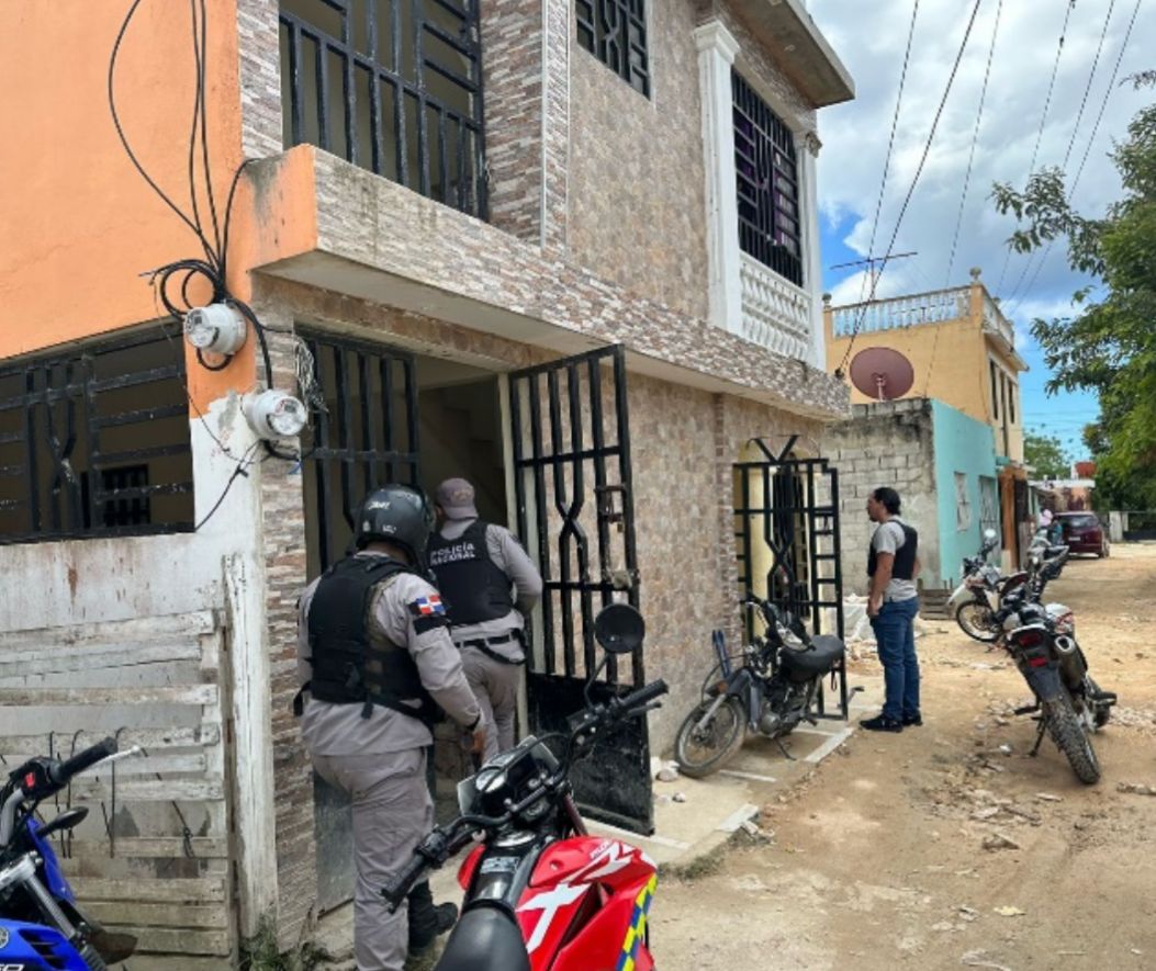 Policia captura hombre buscado por múltiples delitos en La Romana