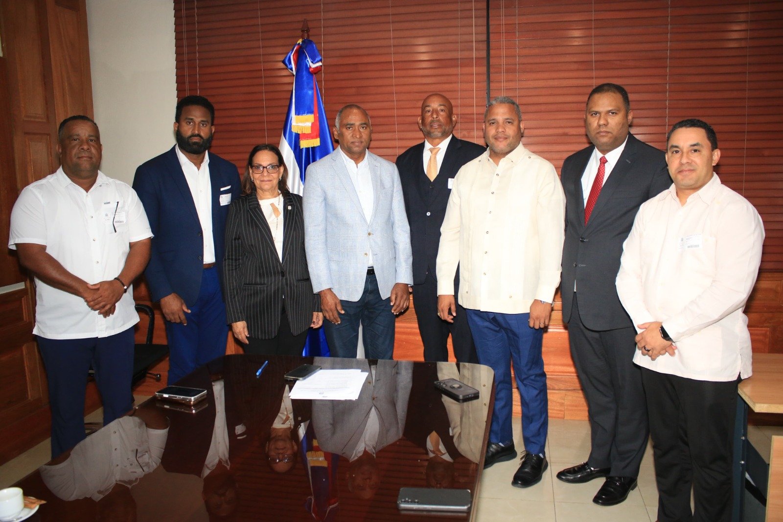 AIBI entrega propuesta de la "Ley Solidaridad para el béisbol"