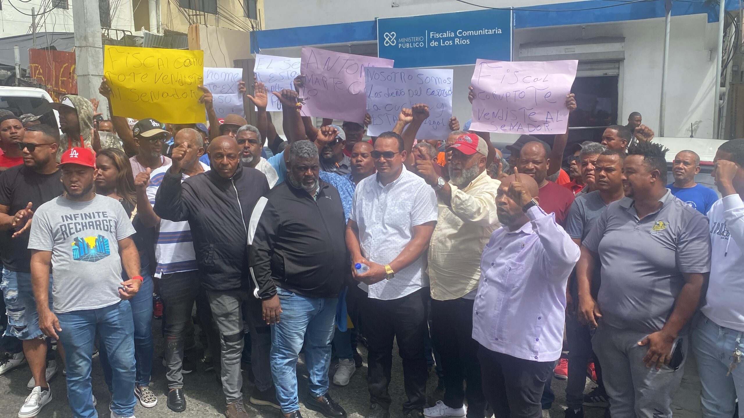 Transportistas denuncian persecución judicial contra dirigentes del transporte legal