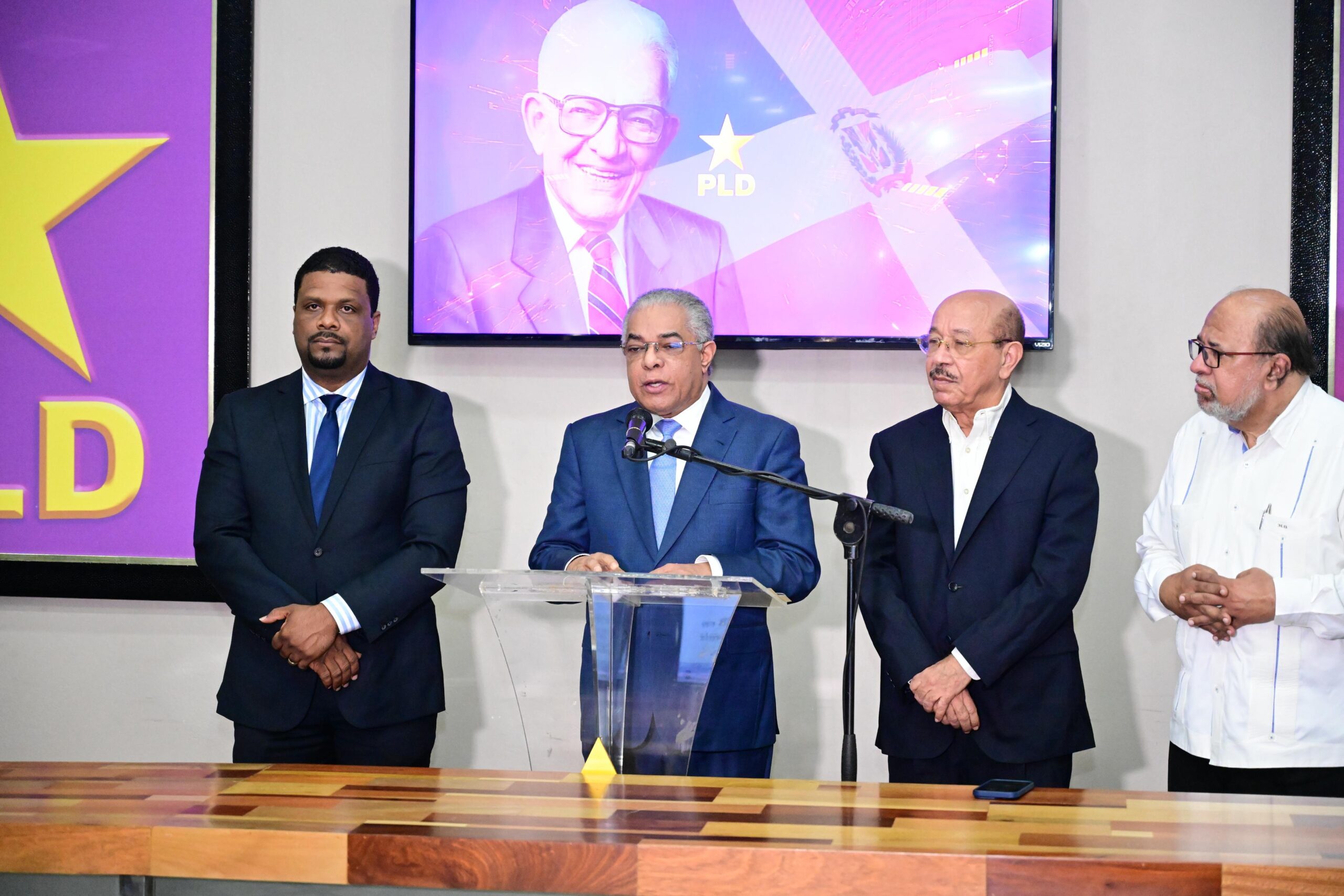 PLD reclama al Gobierno explicar estrategia que rige el comercio internacional