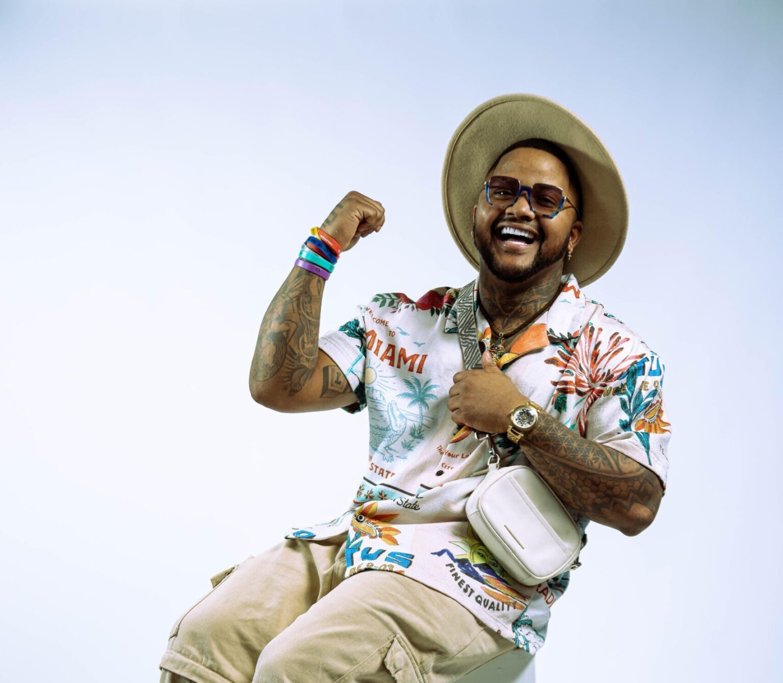 Exclusive lanza “Codeína”, su primer sencillo de reggaetón romántico con proyección internacional