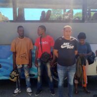 En Azua arrestan hombre trasladando indocumentados en maletero de un autobús