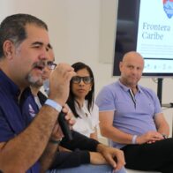 Funcionarios del Mepyd y ejecutivos de la UAB.