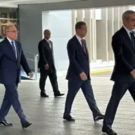 Psiquiatra revela el lenguaje no verbal de Abinader, Leonel, Hipólito y Danilo durante reunión