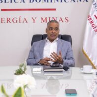 Ministro de Energía y Minas, Joel Santos.