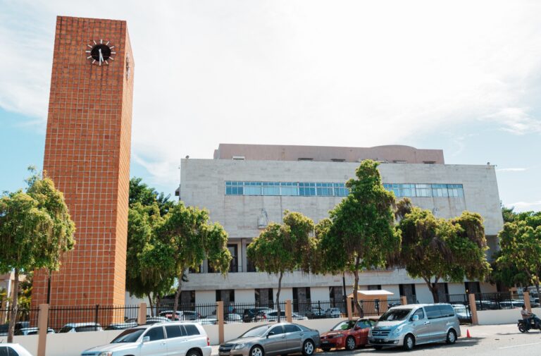 Alcaldía del DN pide a constructores y comerciantes recoger materiales y desechos para evitar obstrucción de filtrantes