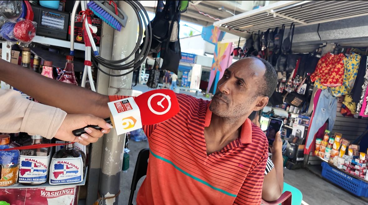 Comerciantes reportan bajas ventas en vísperas del Día de las Madres