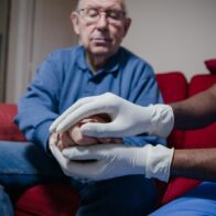 FDA aprueba dispositivo cerebral inteligente: nueva era para el Parkinson