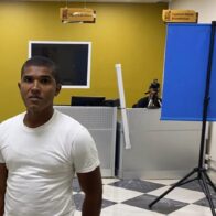 Joven de Bayaguana recibe su cédula tras casi una década de espera por error en su acta de nacimiento