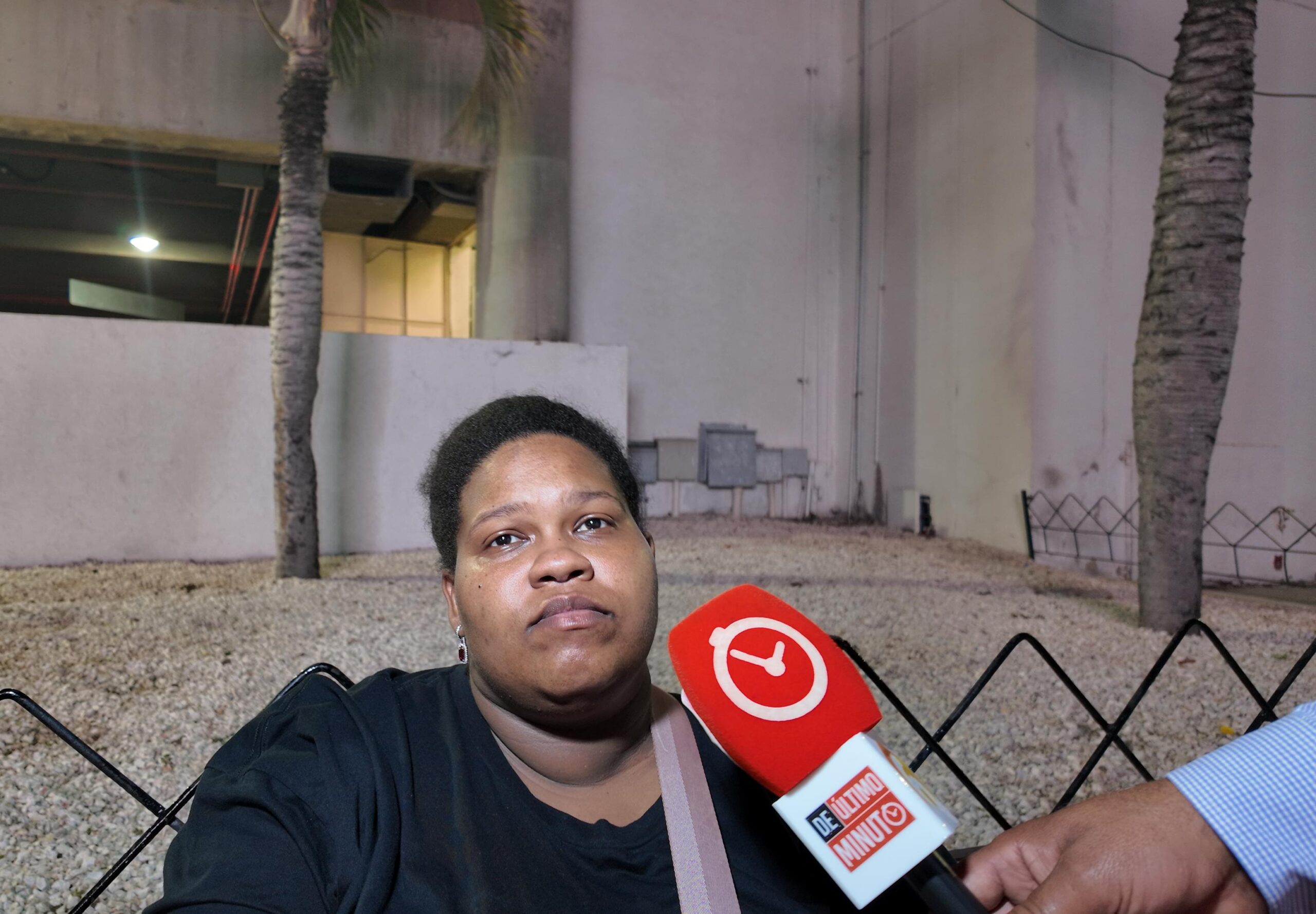 Mujer embarazada de gemelos solicita ayuda urgente para cesárea de alto riesgo