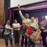 Diputado Carlos Sánchez celebra a más de 400 madres en el Club Mauricio Báez