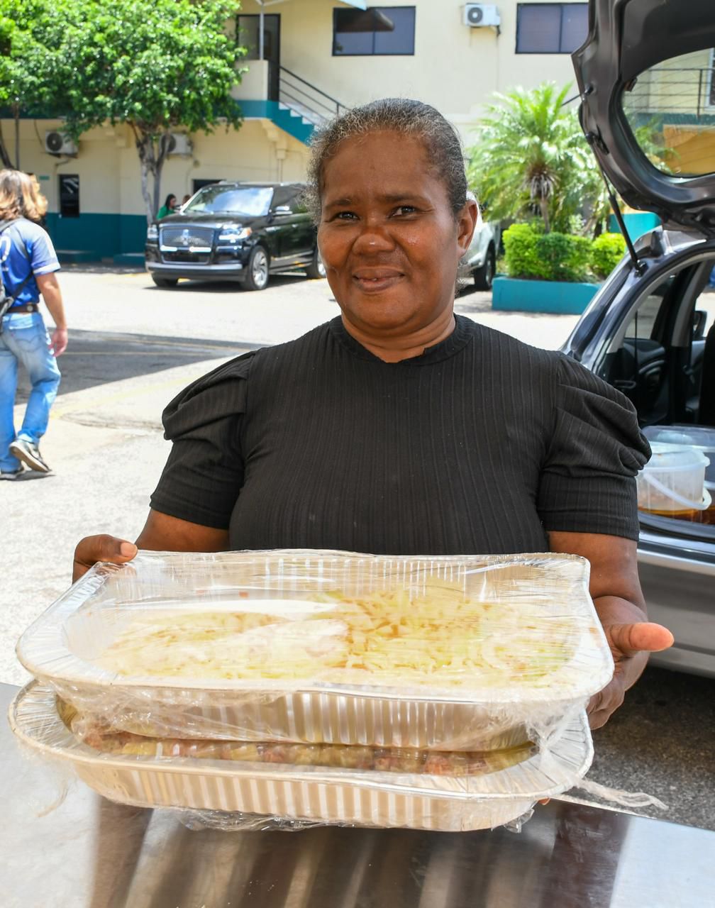 Más de dos millones de raciones cocidas fueron distribuidas por Comedores Económicos durante el programa “Cocinando Pa’ Mamá”