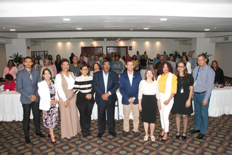 Hospitales del Gran Santo Domingo y Monte Plata validan programación de medicamentos e insumos para el 2026