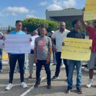 Residentes de Santiago marchan contra constructora que contamina residencial y río Yaque del Norte