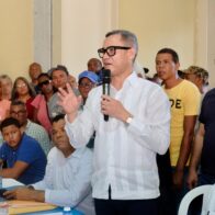 Ministro de Trabajo garantiza entrega transparente del bono navideño a portuarios