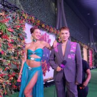 Gabi Desangles y Moisés Salse listos para conducir Alfombra Verde de Premios HEAT 2025