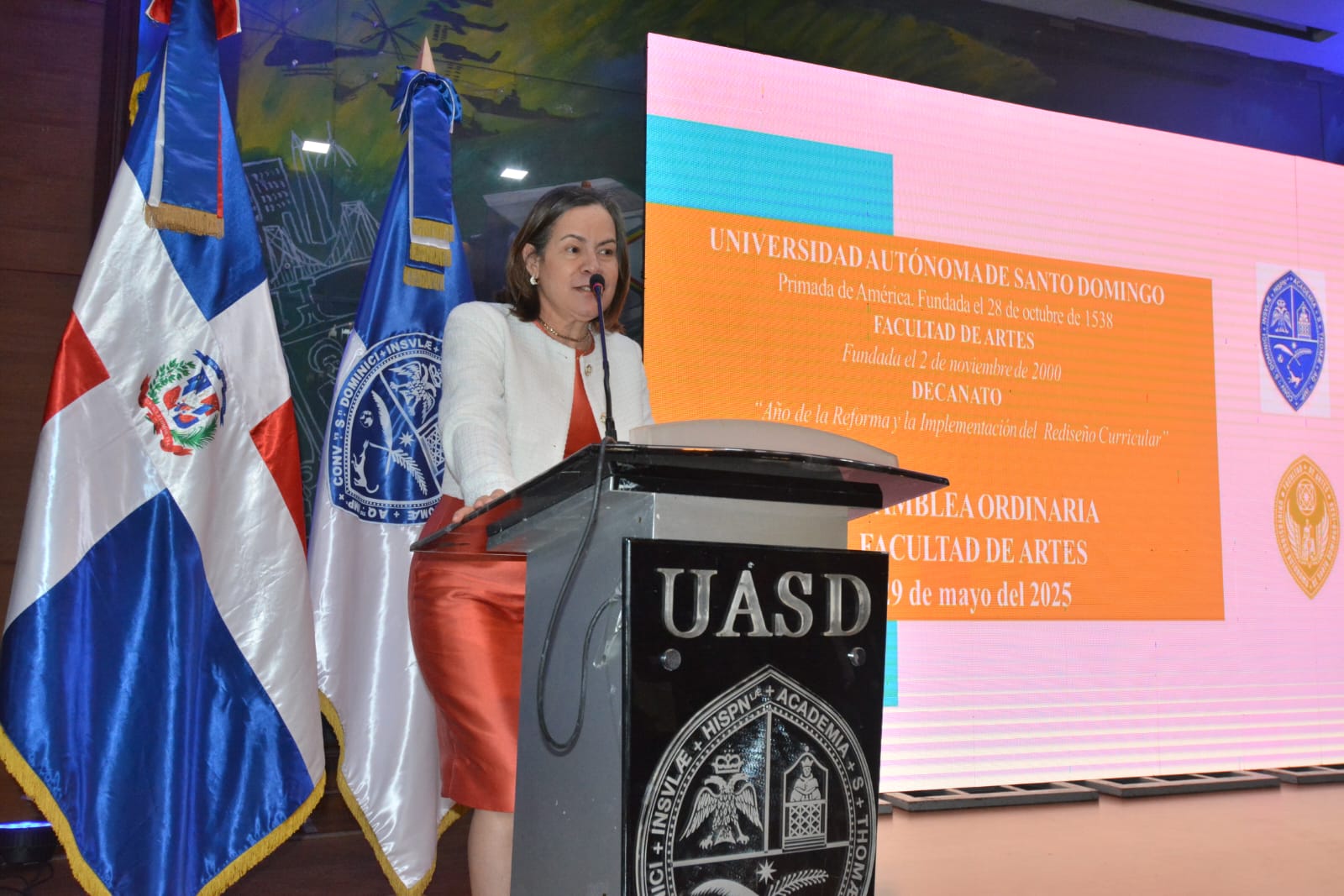 Facultad de Artes de la UASD aprueba nuevos planes de estudios y reconoce a tres docentes en asamblea histórica