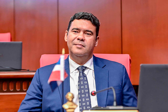 Senador Rafael Barón Duluc presenta proyecto de ley para la protección e inclusión de prospectos deportivos liberados