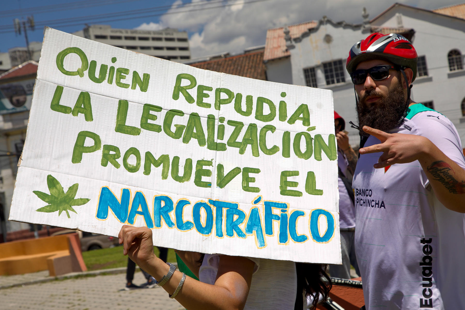 Marcha de la Marihuana en Ecuador reclama legalización total y control del Estado