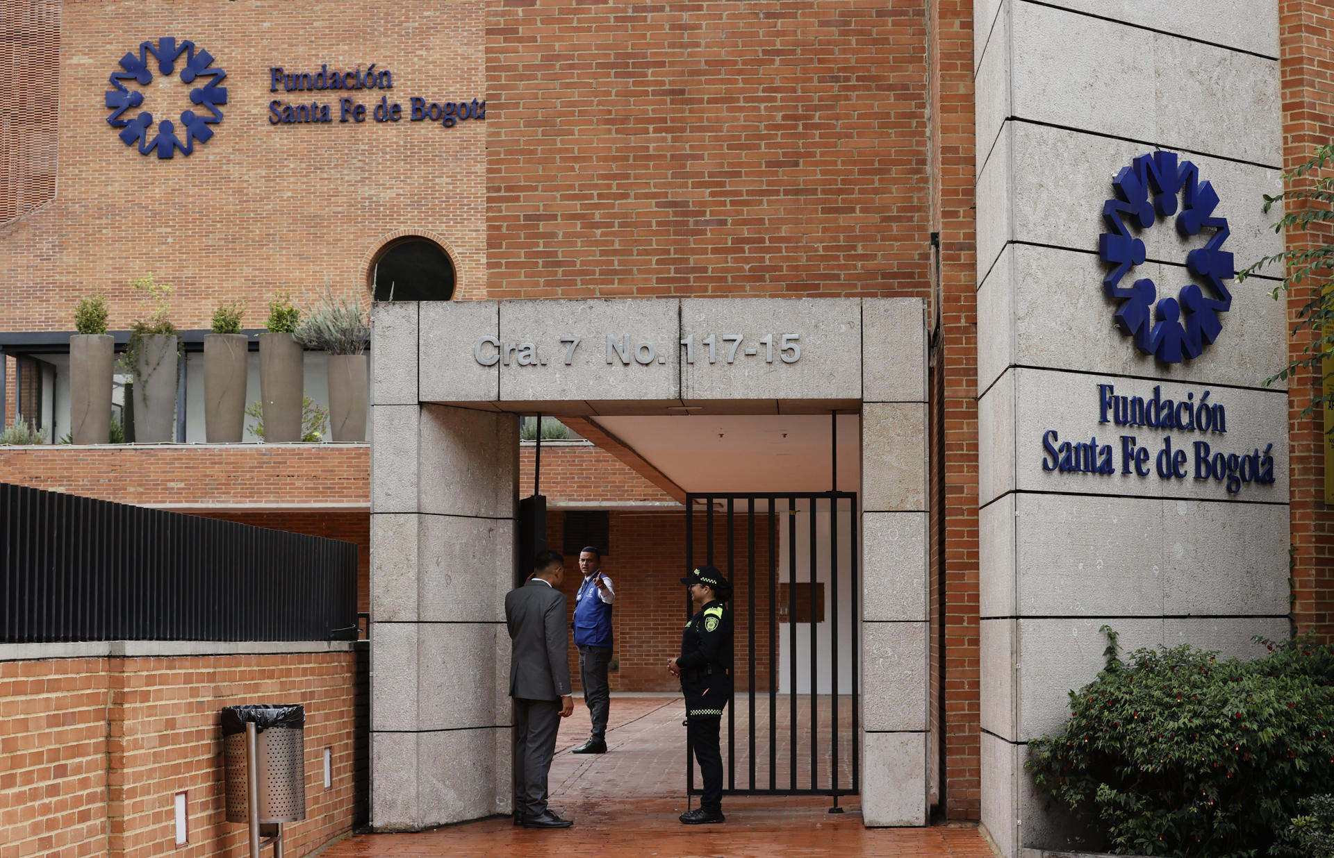 El senador Uribe Turbay permanece "en estado crítico"