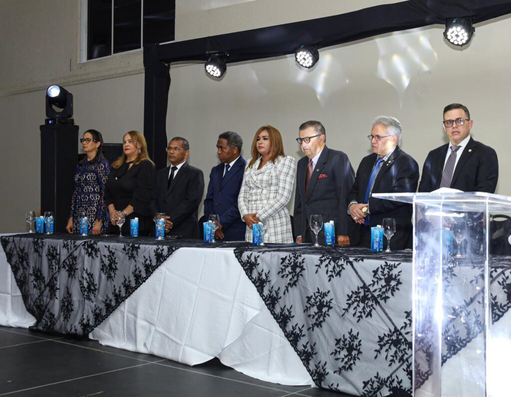 Hospital Materno Dra. Evangelina Rodríguez gradúa 21 especialistas materno-infantil