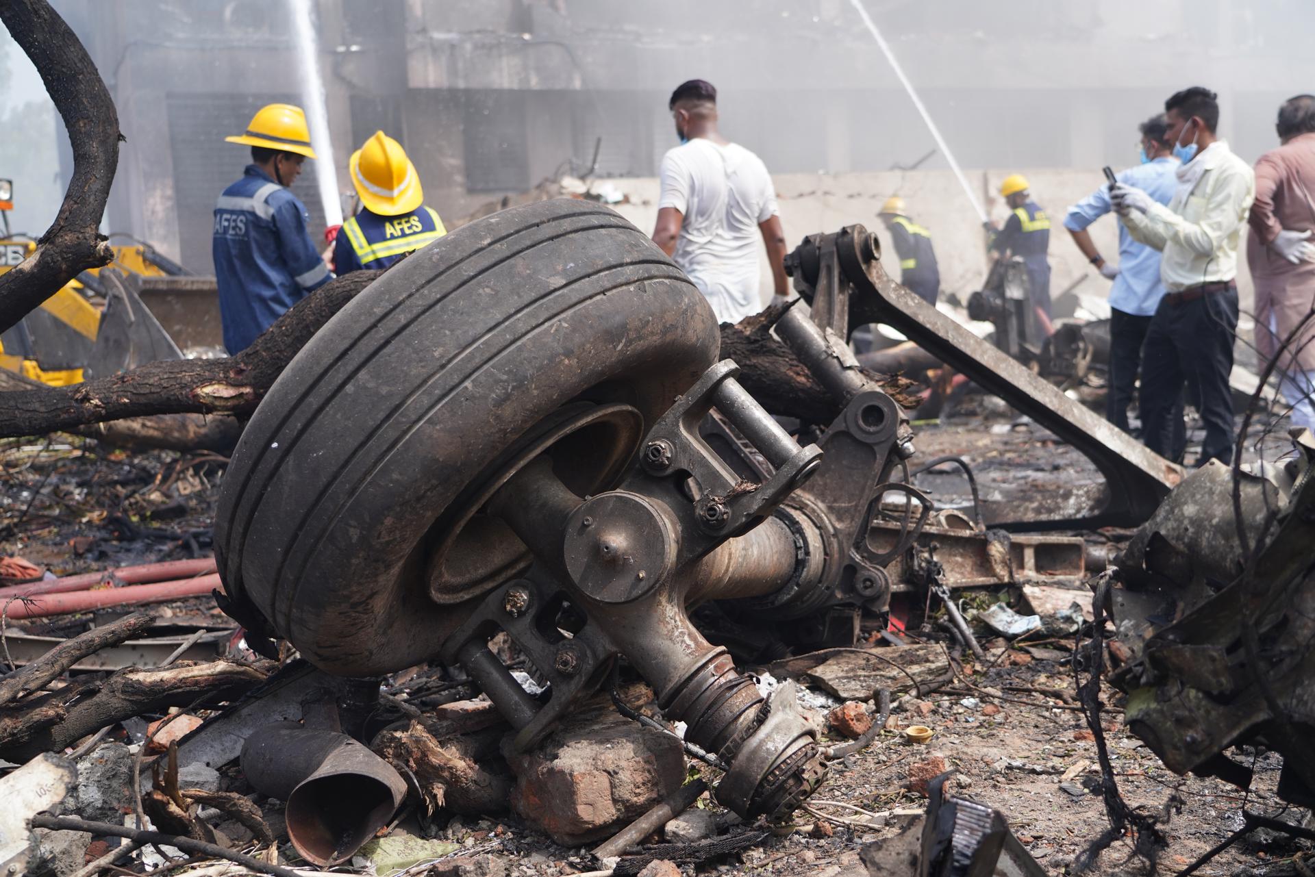 La India admite que "se han perdido muchas vidas" en el accidente aéreo de Air India