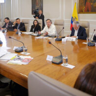 Petro llama a respetar la "línea roja" de la vida tras atentado contra Miguel Uribe Turbay