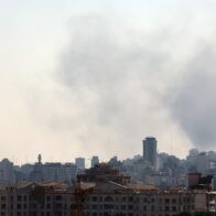 Sinfonía de ataques israelíes y rezos en la noche de Teherán