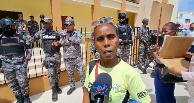 Denuncian bebé de 7 meses muere tras derrumbe de vivienda durante desalojo en Bayahíbe