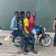 Envían a la justicia a dominicano por transportar a cinco indocumentados en una motocicleta en Dajabón