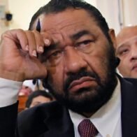 Demócratas y republicanos se unen para bloquear intento de destitución de Trump