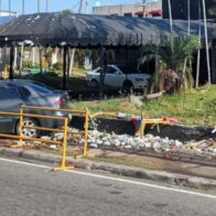 Mujer pierde control de vehículo frente a la discoteca Jet Set, sin víctimas reportadas