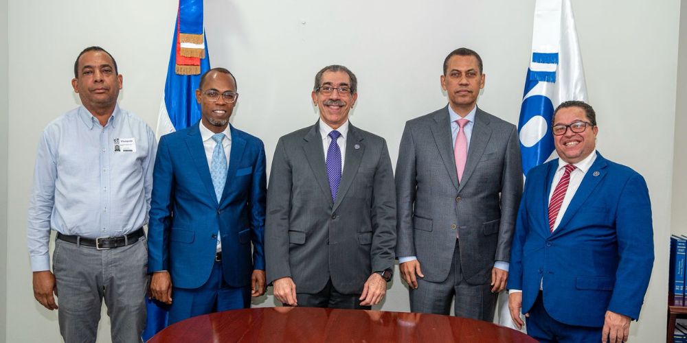 Asjana David y Guido Gómez sostienen encuentro con miras a futuros convenios UASD-Indotel