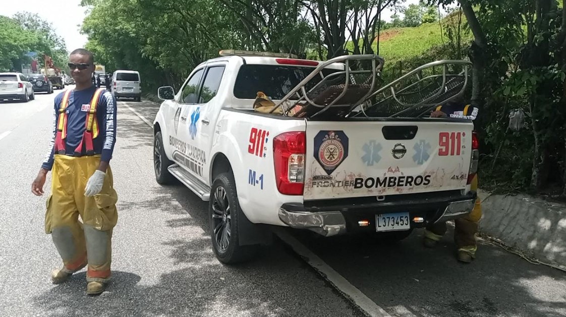 Sistema 911 coordina asistencia ante accidente de tránsito con múltiples atrapados en Villa Altagracia