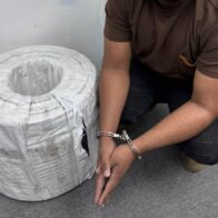 Policía Nacional arresta a hombre por robo de cables eléctricos propiedad de Edeeste