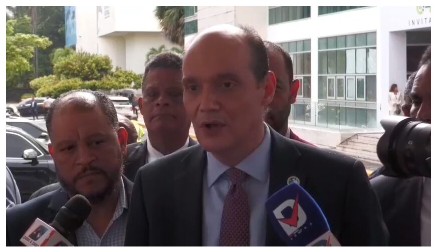 Ramfis Trujillo Domínguez a la salida del CES