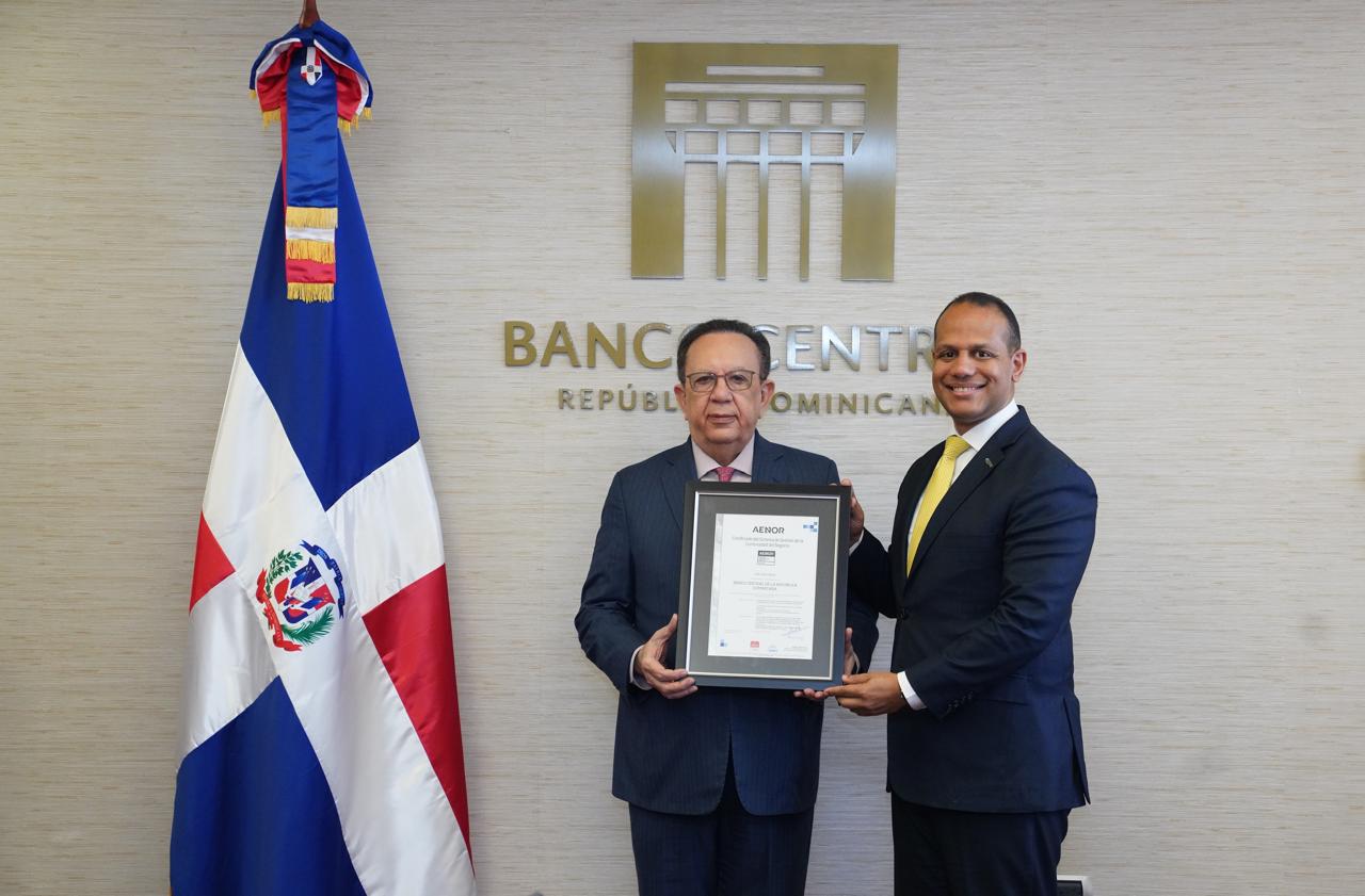 Banco Central recibe certificación de la Asociación Española para ampliar sistema de gestión