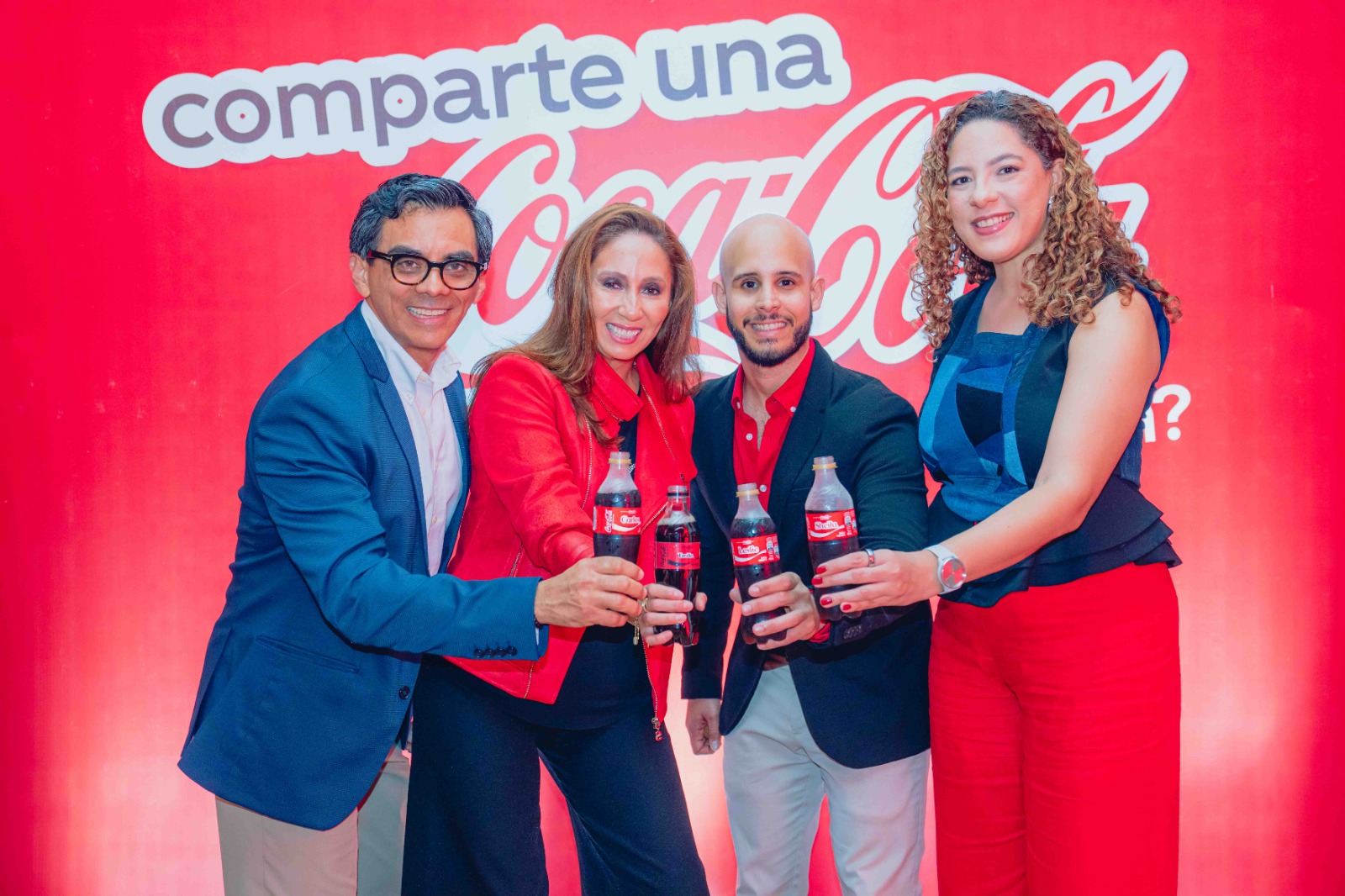 Coca-Cola relanza su campaña “Comparte una Coca-Cola” y celebra 80 años junto al pueblo dominicano
