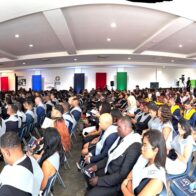 Universidad del Caribe gradúa 413 nuevos profesionales en presencia de autoridades educativas