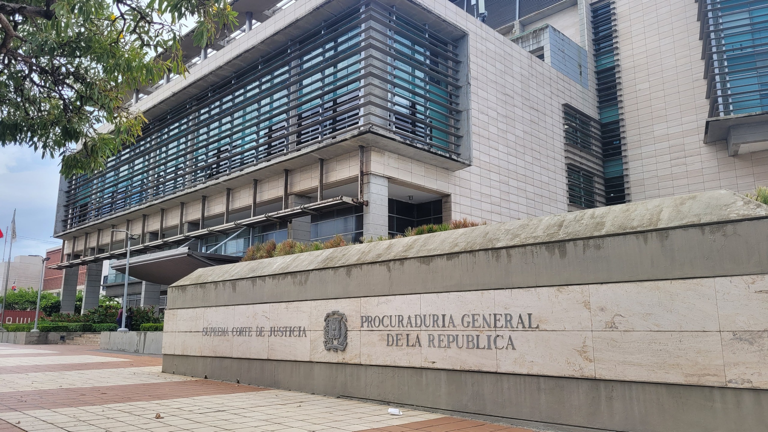 Piden prisión preventiva contra hombre acusado de matar a otro en restaurante de Naco