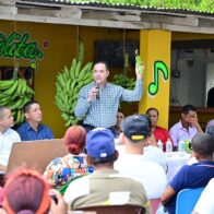 PLD acude en apoyo de agricultores de La Cruz de Manzanillo