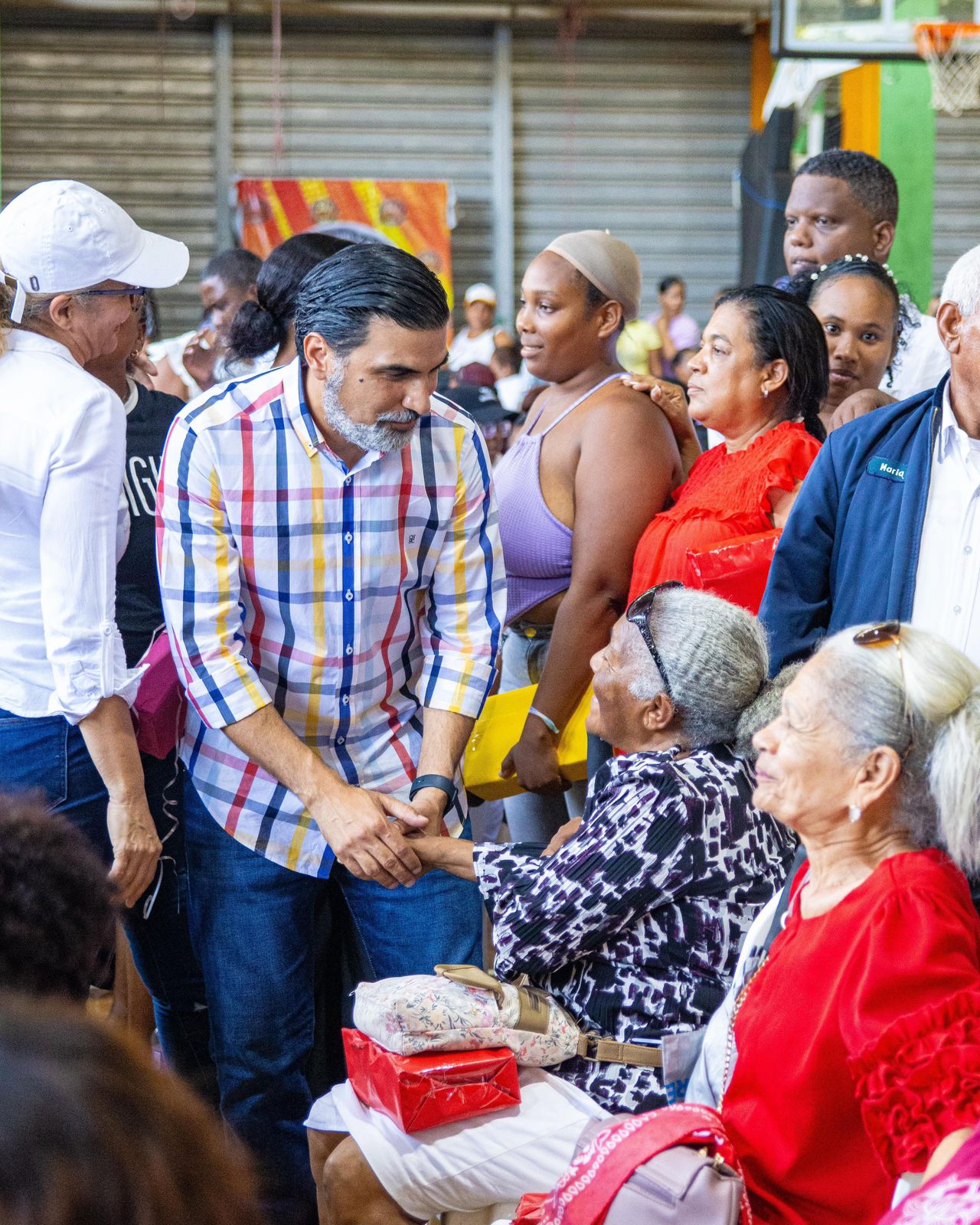 Juan José Rojas y Fundación Rojas Tabar comparten con las Madres de la provincia Santo Domingo