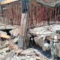 Investigan desplome de plaza en construcción que había sido paralizada por MIVED en Santiago