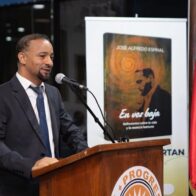 Periodista José Alfredo Espinal pone en circulación su primer libro “En voz baja”