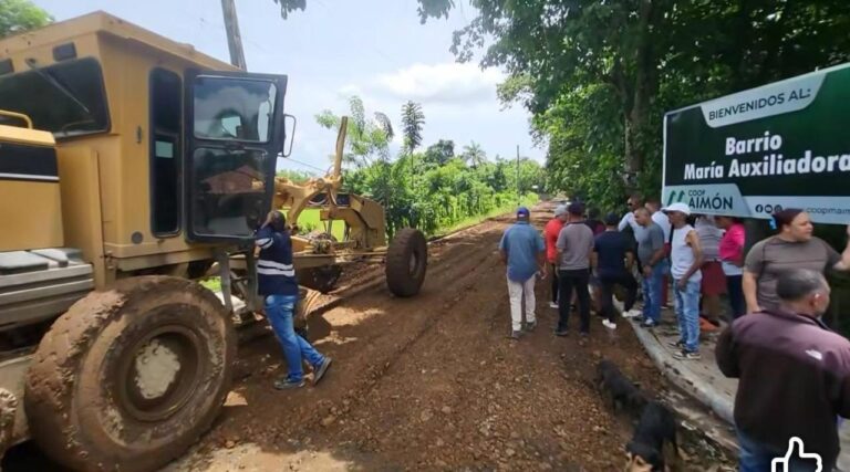 Autoridades dan inicio a mejoras provisionales en calles del sector María Auxiliadora