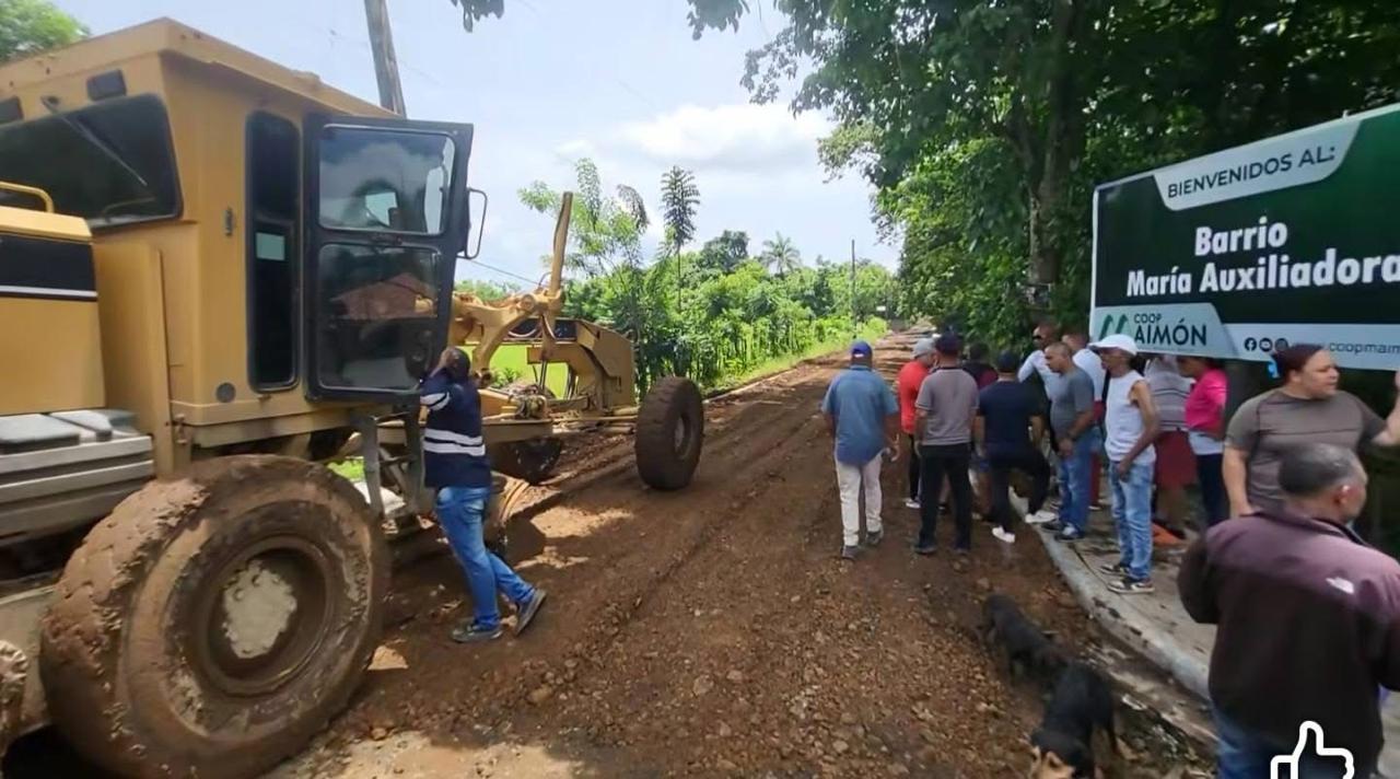 Autoridades dan inicio a mejoras provisionales en calles del sector María Auxiliadora