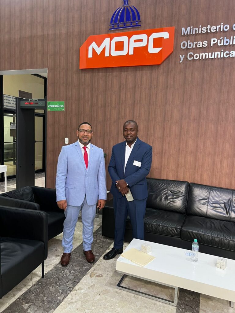 Autoridades de Monte Plata solicitan al MOPC terminación de obras viales en Chirino 3 | Noticias de hoy en República Dominicana WhatsApp Image 2025 06 25 at 2.23.35 PM | Noticias de hoy en De Último Minuto